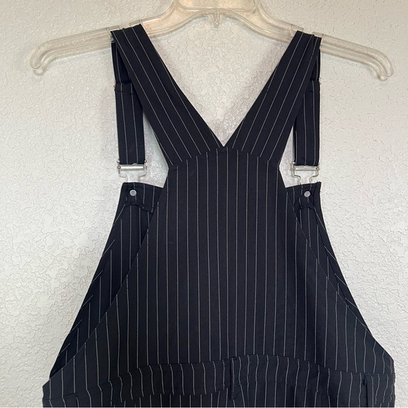 Princess Polly Hayden Black  White Pinstripe Print Wide Leg Overalls Size 12 - Picture 8 of 15